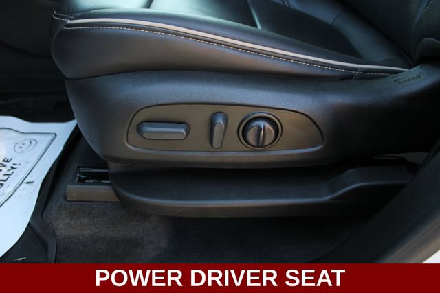 Used 2023 Chevrolet Traverse Premier w/ Redline Edition AWD/4WD image 3