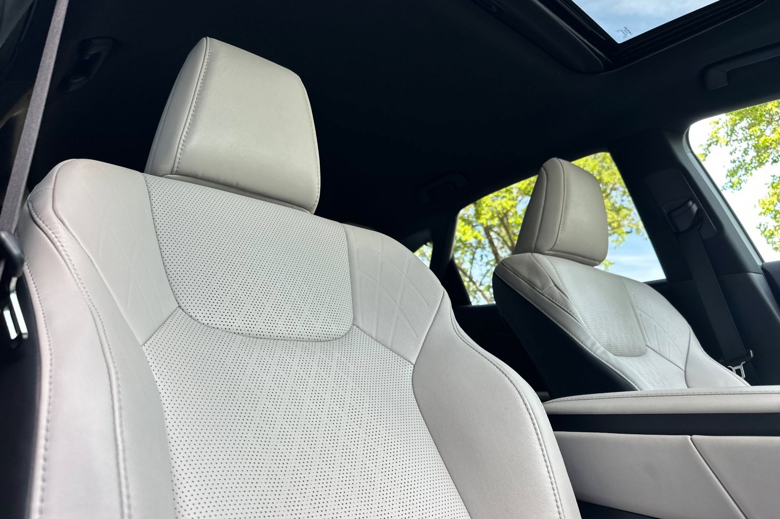 Certified 2023 Lexus RX 350 w/ Accessory Package (Z1) image 21