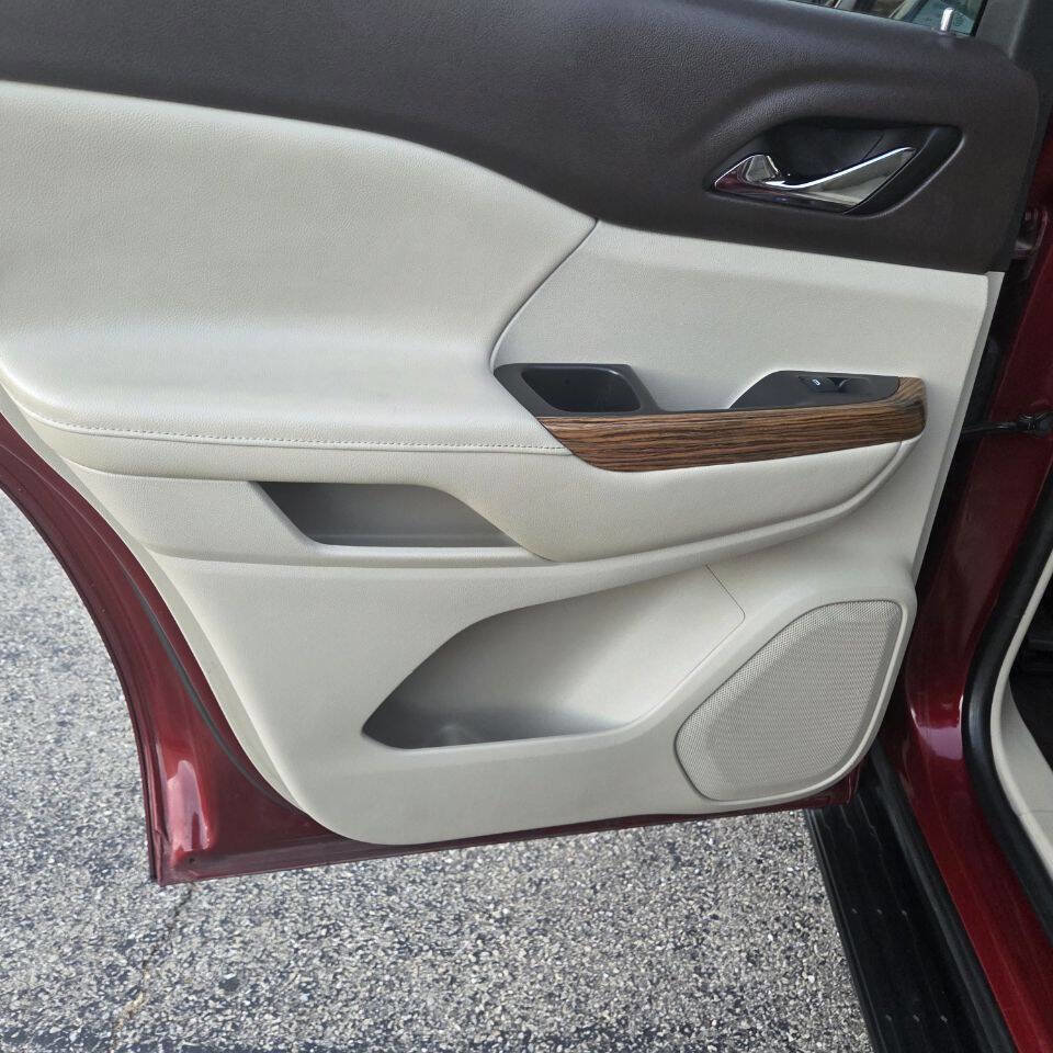 Used 2017 GMC Acadia Denali w/ Technology Package image 12