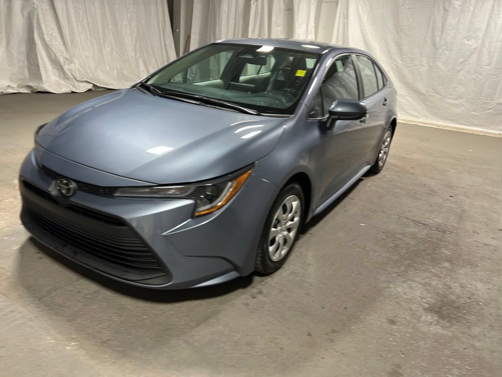 Used 2024 Toyota Corolla LE FWD image 3