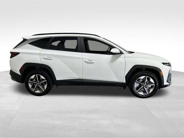 Certified 2025 Hyundai Tucson SEL AWD/4WD image 2