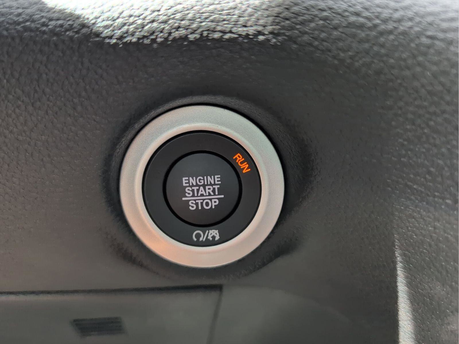 New 2026 Chrysler Pacifica Select image 27