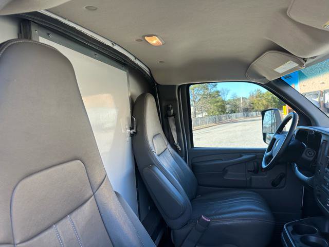 Used 2014 Chevrolet Express 4500 G4500 image 13