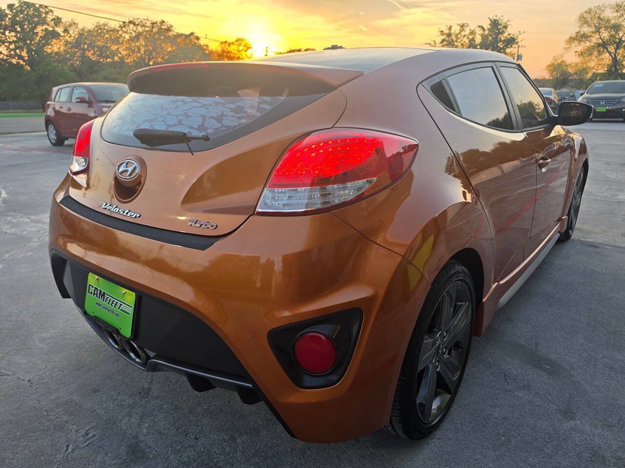 Used 2015 Hyundai Veloster Turbo FWD image 9