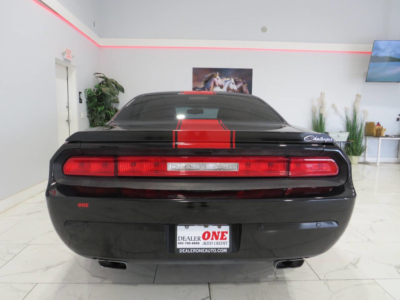Used 2013 Dodge Challenger SXT RWD image 4