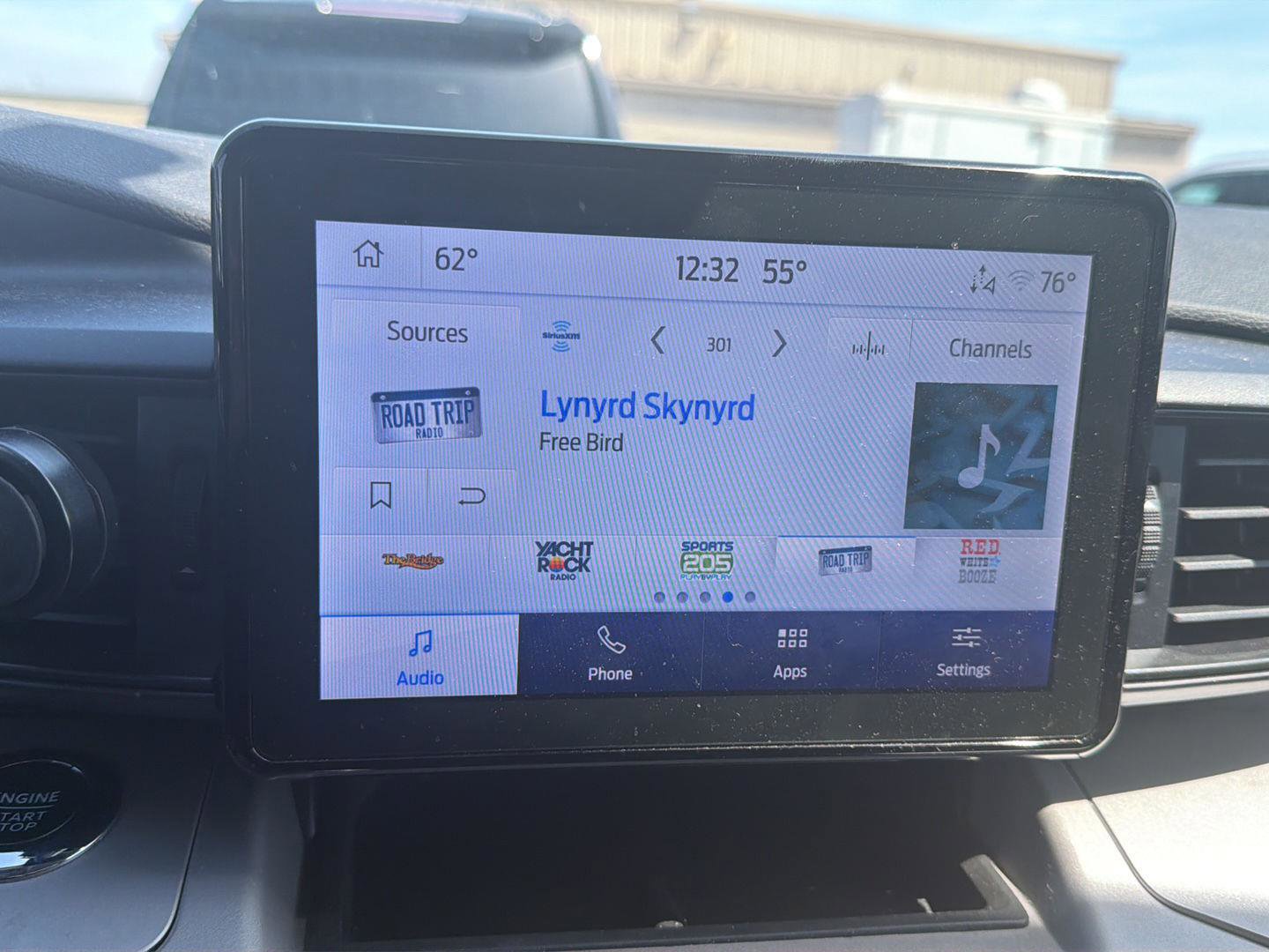 Used 2023 Ford Explorer XLT image 10