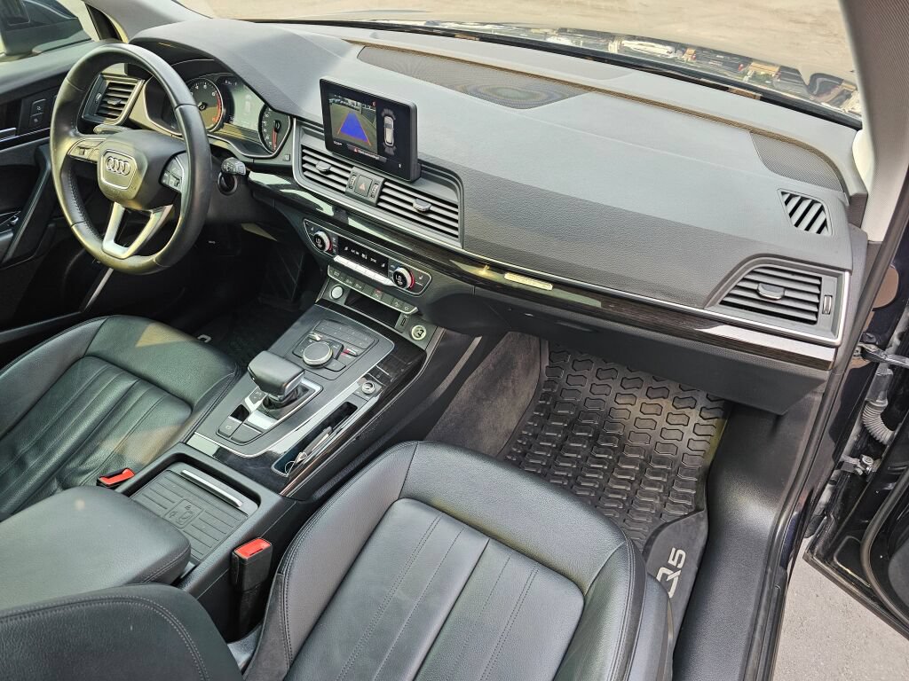 Used 2020 Audi Q5 2.0T Premium w/ Convenience Package AWD/4WD image 11