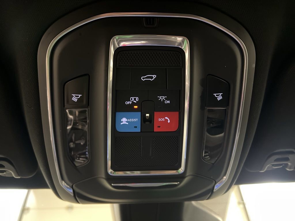 Used 2022 Jeep Wagoneer Series II AWD/4WD image 28