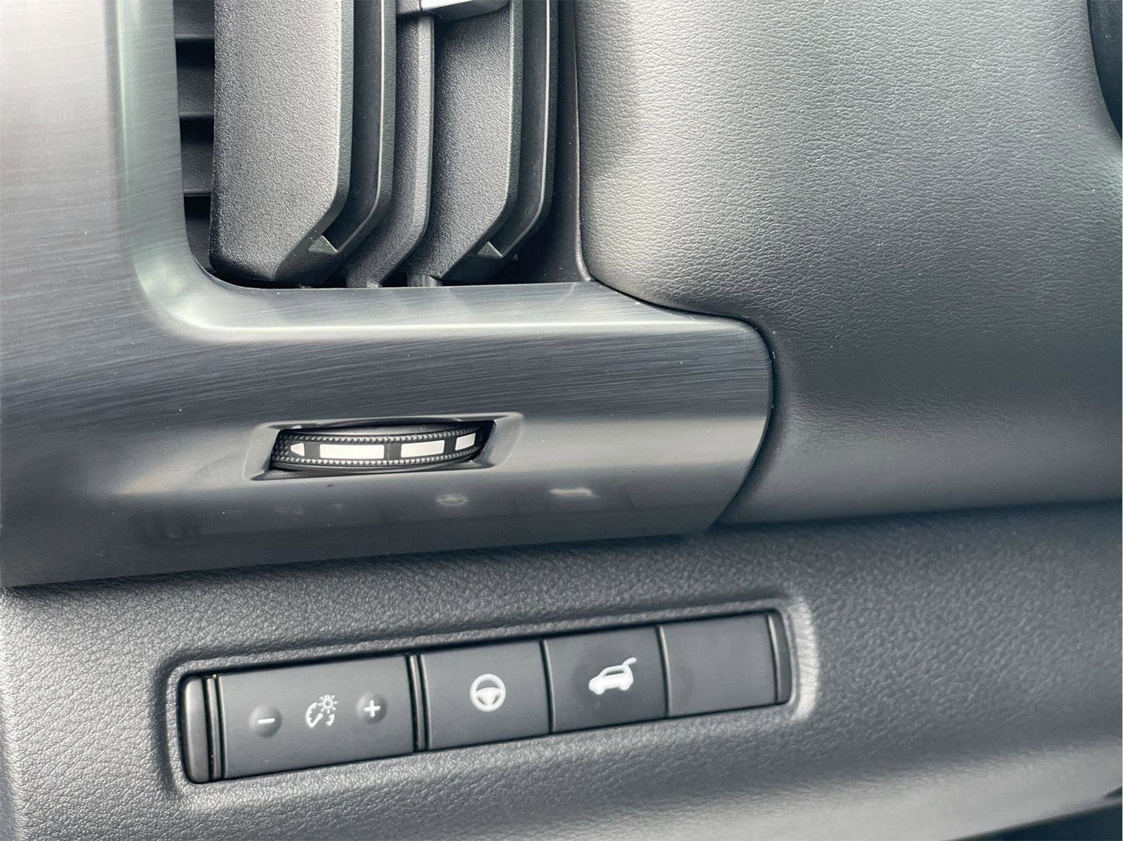 Used 2022 Nissan Pathfinder SL AWD/4WD image 27