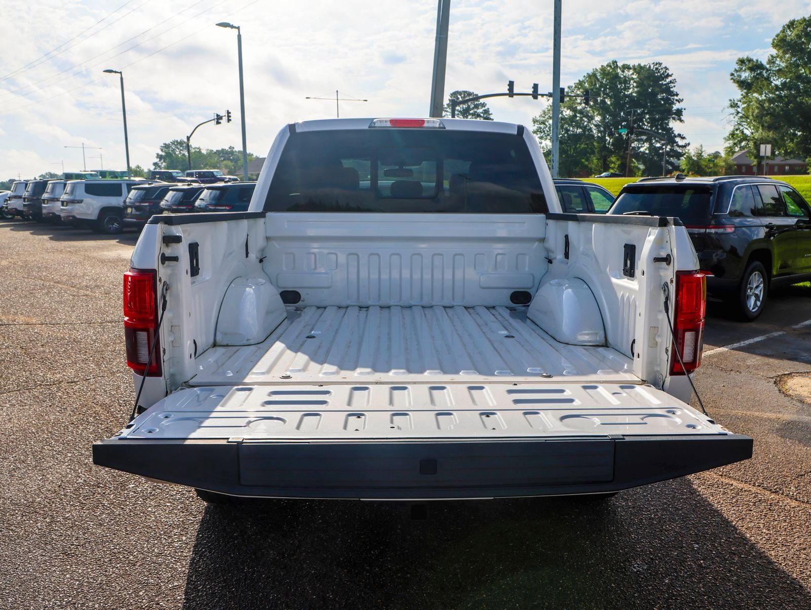 Used 2018 Ford F150 King Ranch w/ Equipment Group 601A Luxury AWD/4WD image 10