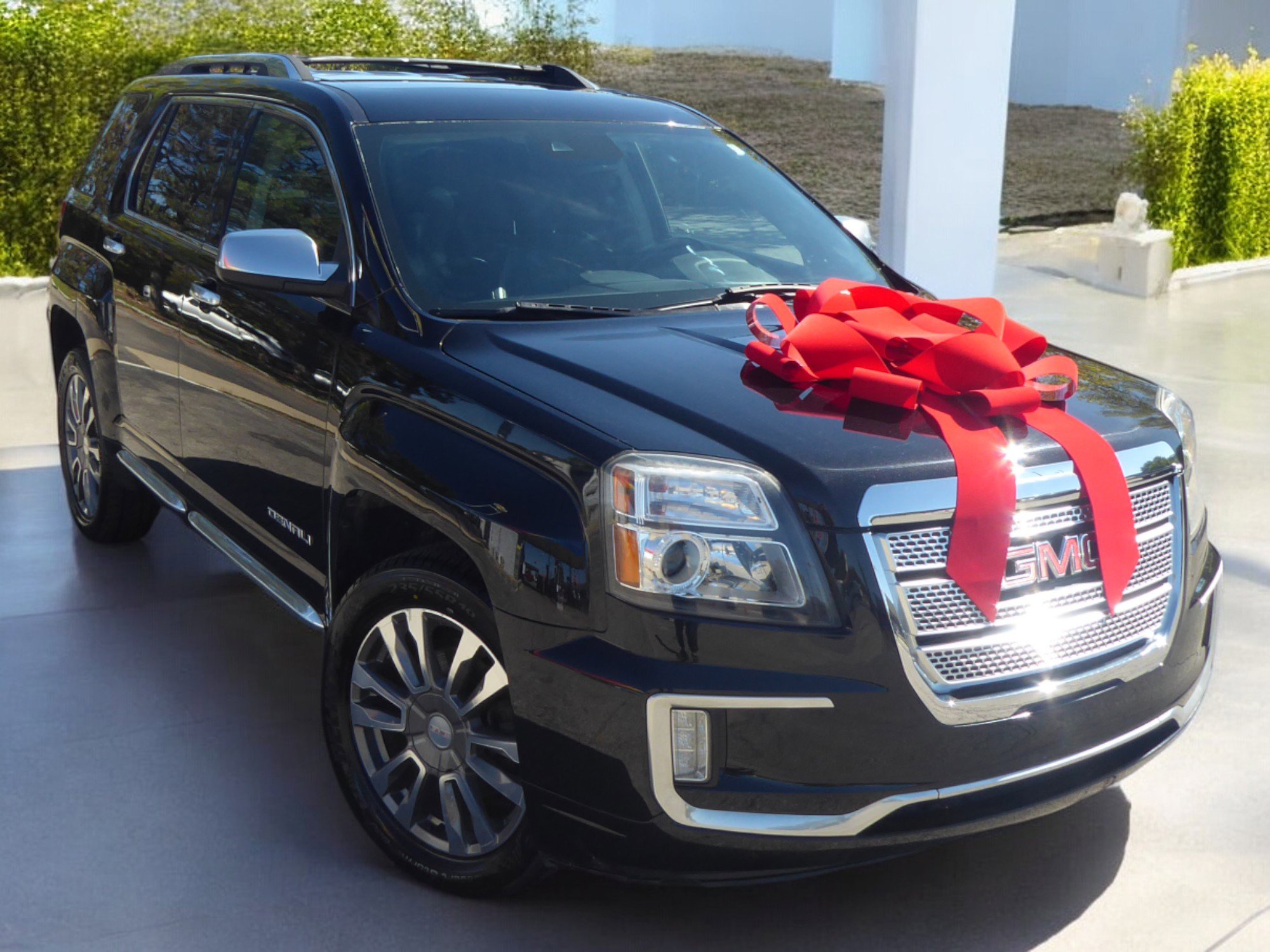 Used 2017 GMC Terrain Denali image 2