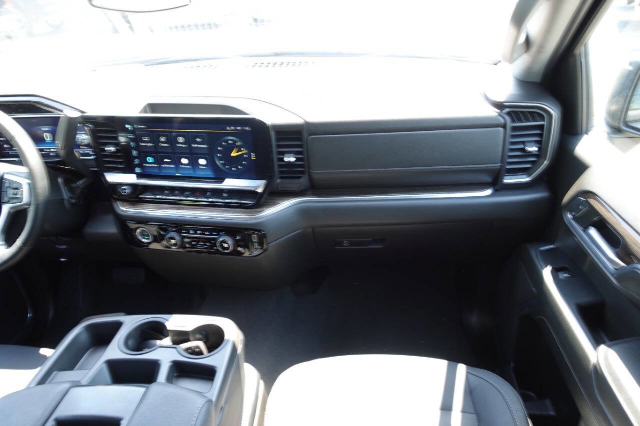 Used 2023 Chevrolet Silverado 1500 LT AWD/4WD image 39