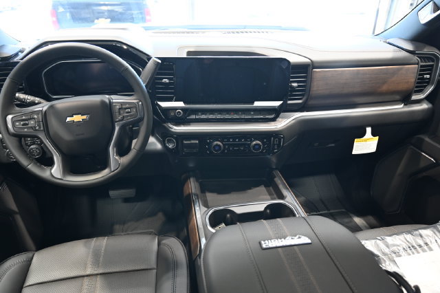 New 2026 Chevrolet Silverado 3500 High Country w/ High Country Premium Package AWD/4WD image 15