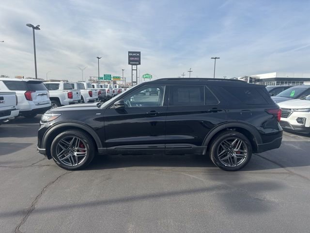 Used 2025 Ford Explorer ST-Line w/ ST-Line Street Pack image 8
