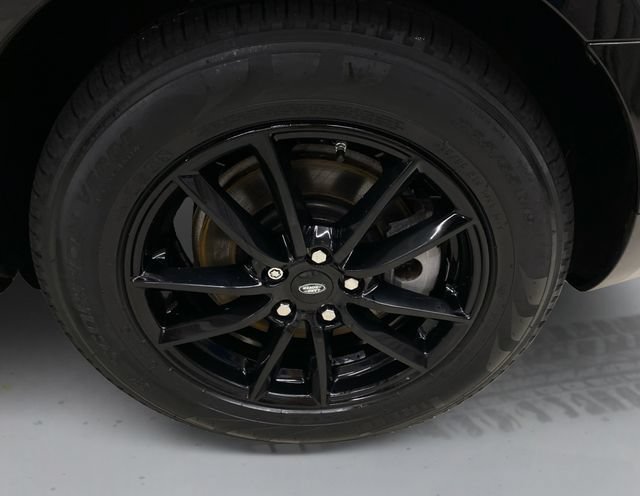 Used 2018 Land Rover Range Rover Sport SE AWD/4WD image 17