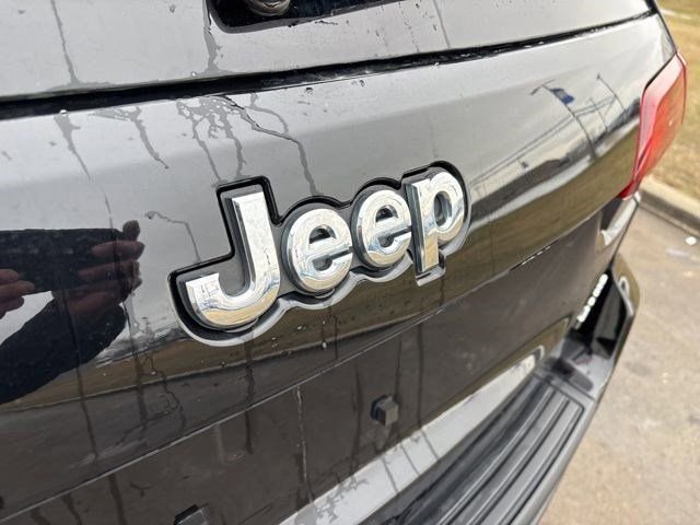 Used 2022 Jeep Grand Cherokee Laredo E w/ Security & Convenience Group AWD/4WD image 47