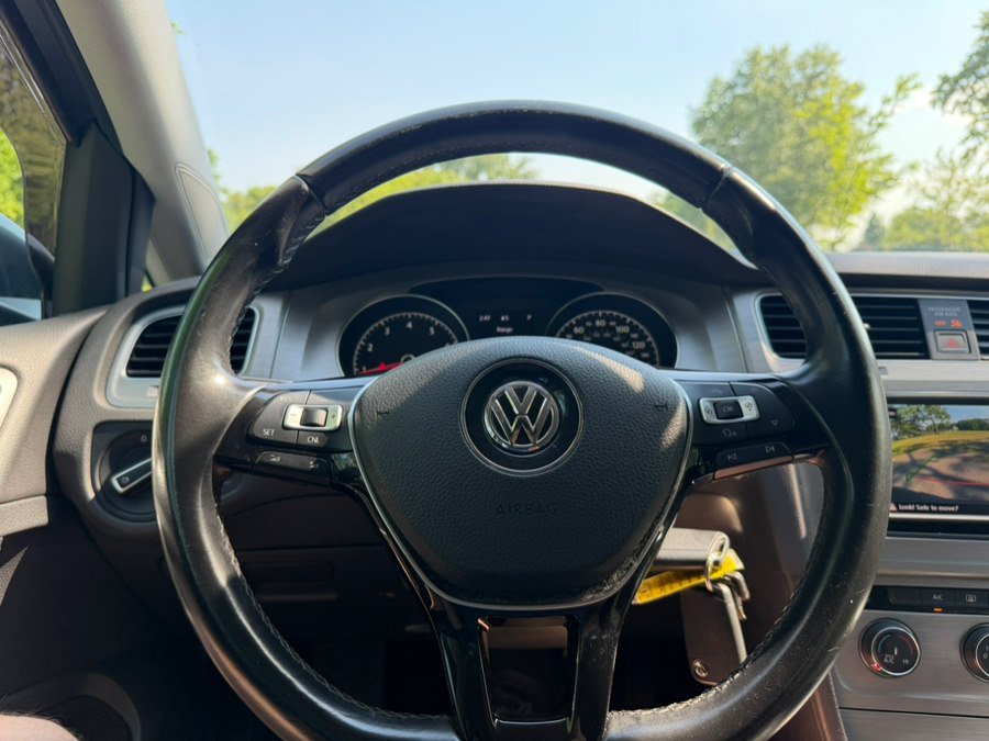 Used 2017 Volkswagen Golf S FWD image 15