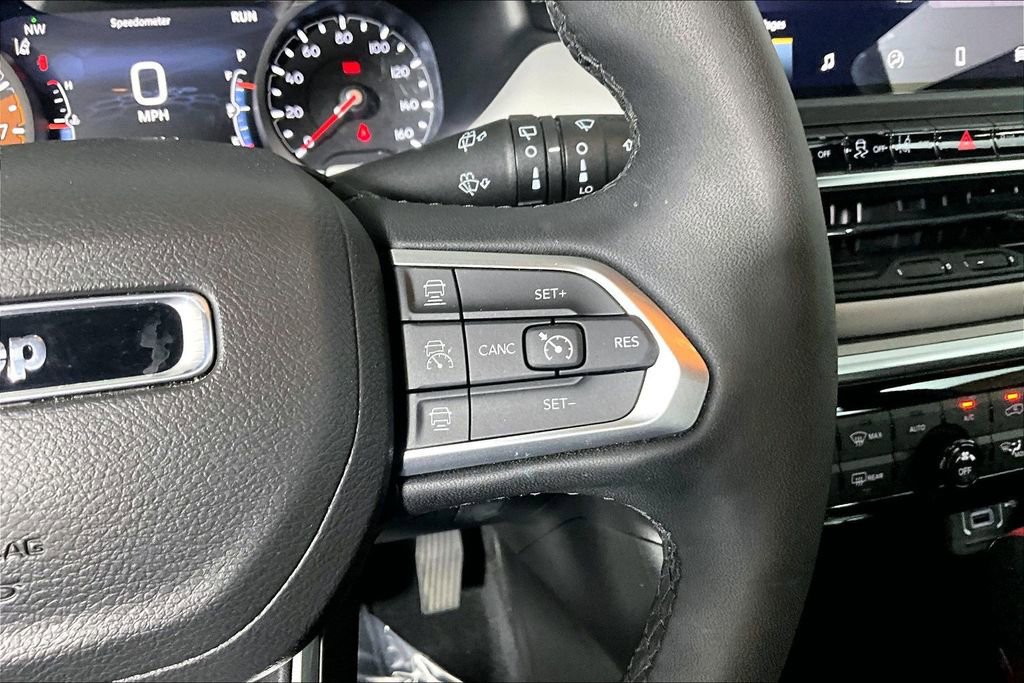 Used 2025 Jeep Compass Limited AWD/4WD image 19