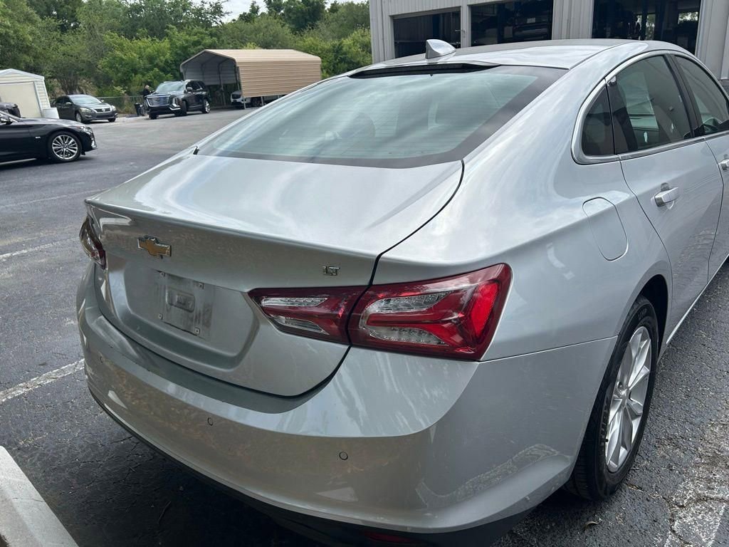 Used 2022 Chevrolet Malibu LT FWD image 4