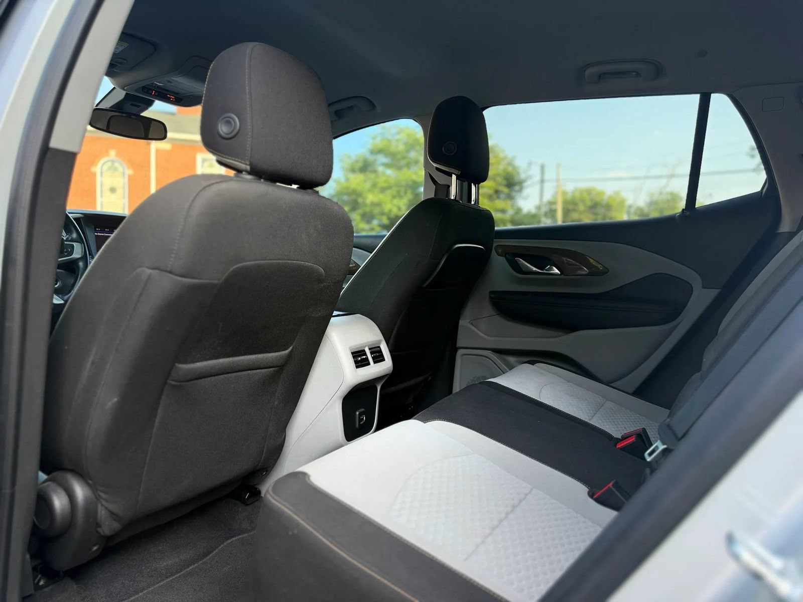 Used 2020 GMC Terrain SLE w/ LPO, Floor Liner Package FWD image 11