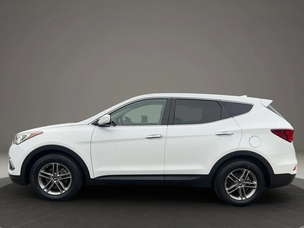 Used 2017 Hyundai Santa Fe Sport AWD/4WD image 4