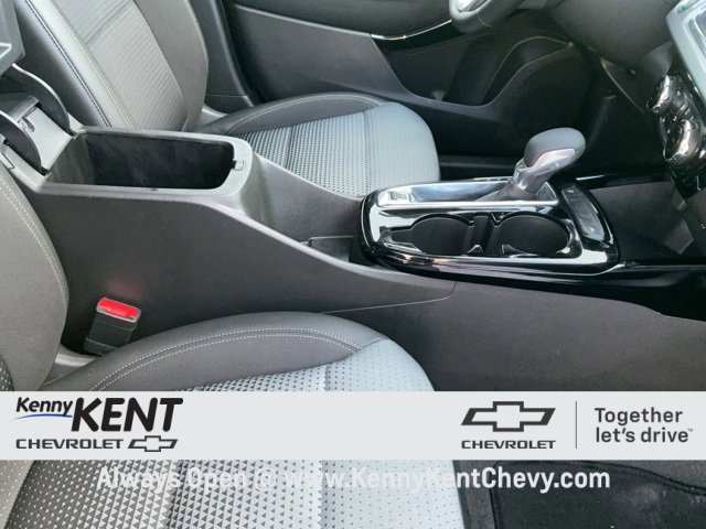 Certified 2025 Chevrolet Trax LT w/ LT Convenience Package image 12