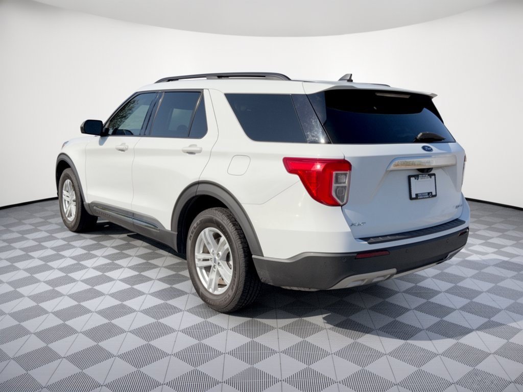 Used 2021 Ford Explorer XLT w/ Equipment Group 202A AWD/4WD image 3
