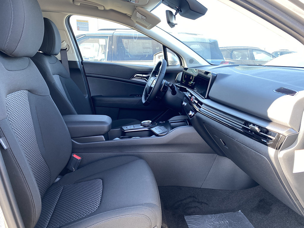New 2026 Kia Sportage LX FWD image 25