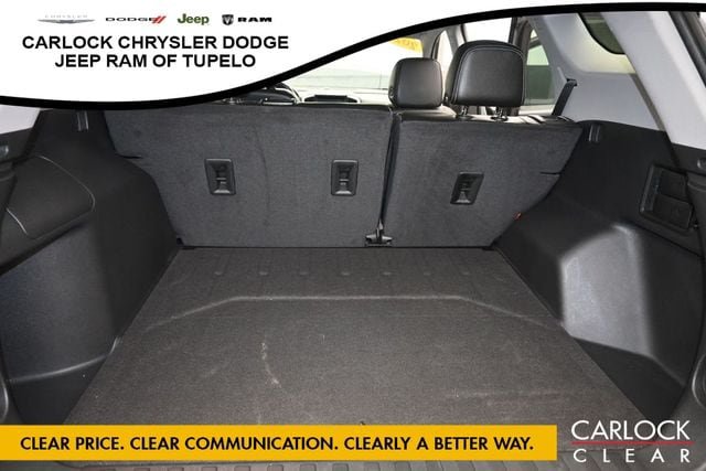 Used 2023 GMC Terrain SLT w/ LPO, Floor Liner Package AWD/4WD image 31