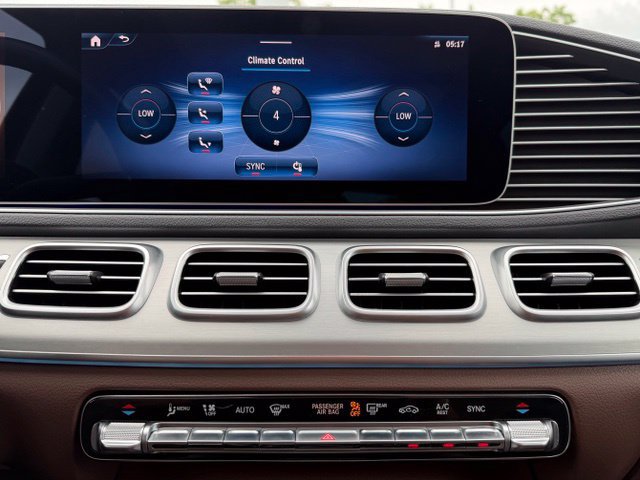 Certified 2024 Mercedes-Benz GLE 450 4MATIC w/ 3rd Row Seat Package image 24