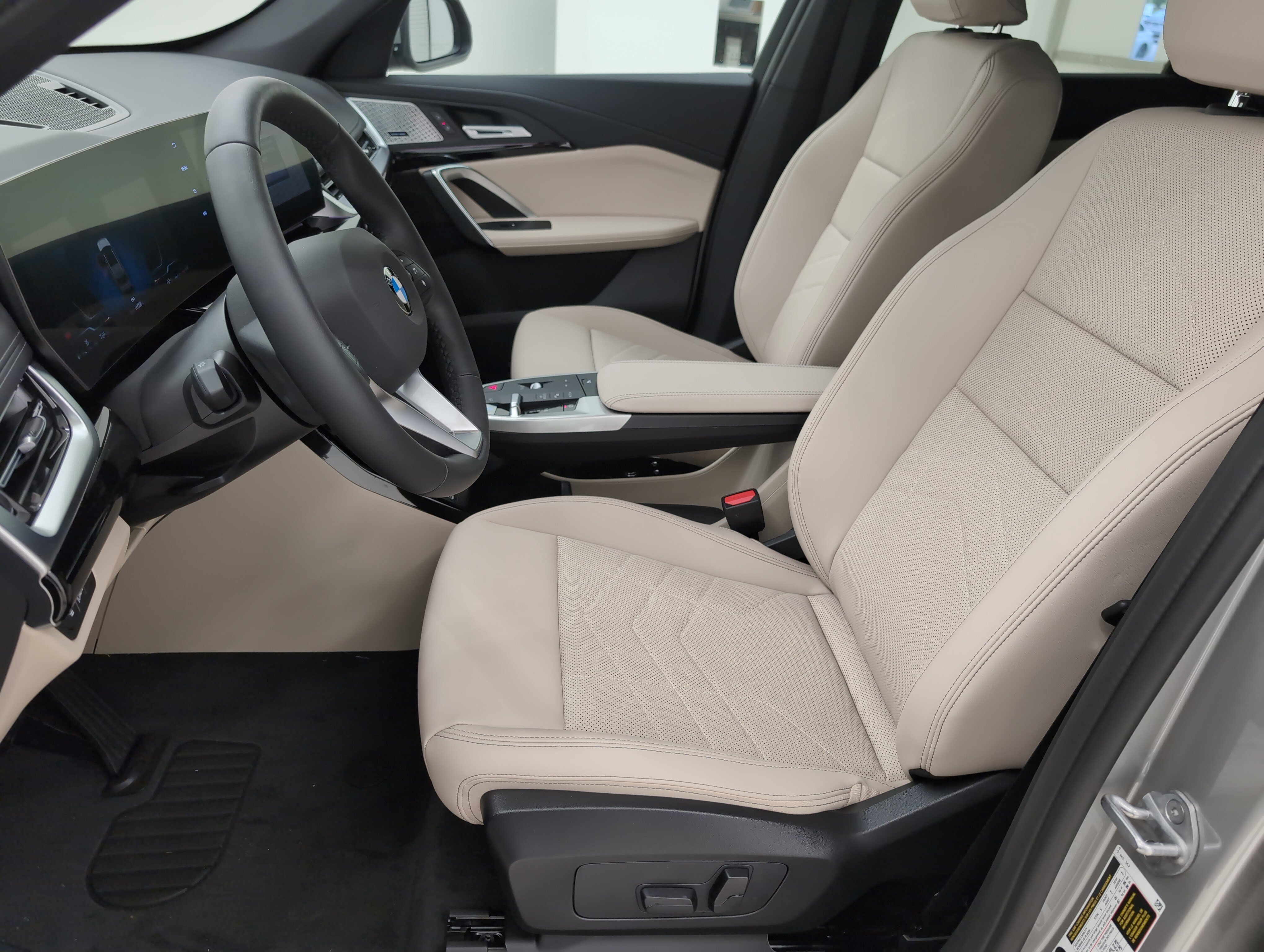 New 2025 BMW X1 xDrive28i w/ Convenience Package image 13