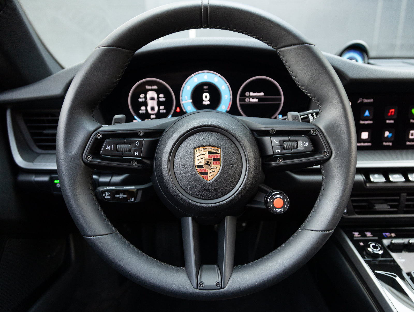 Certified 2025 Porsche 911 Carrera RWD image 13