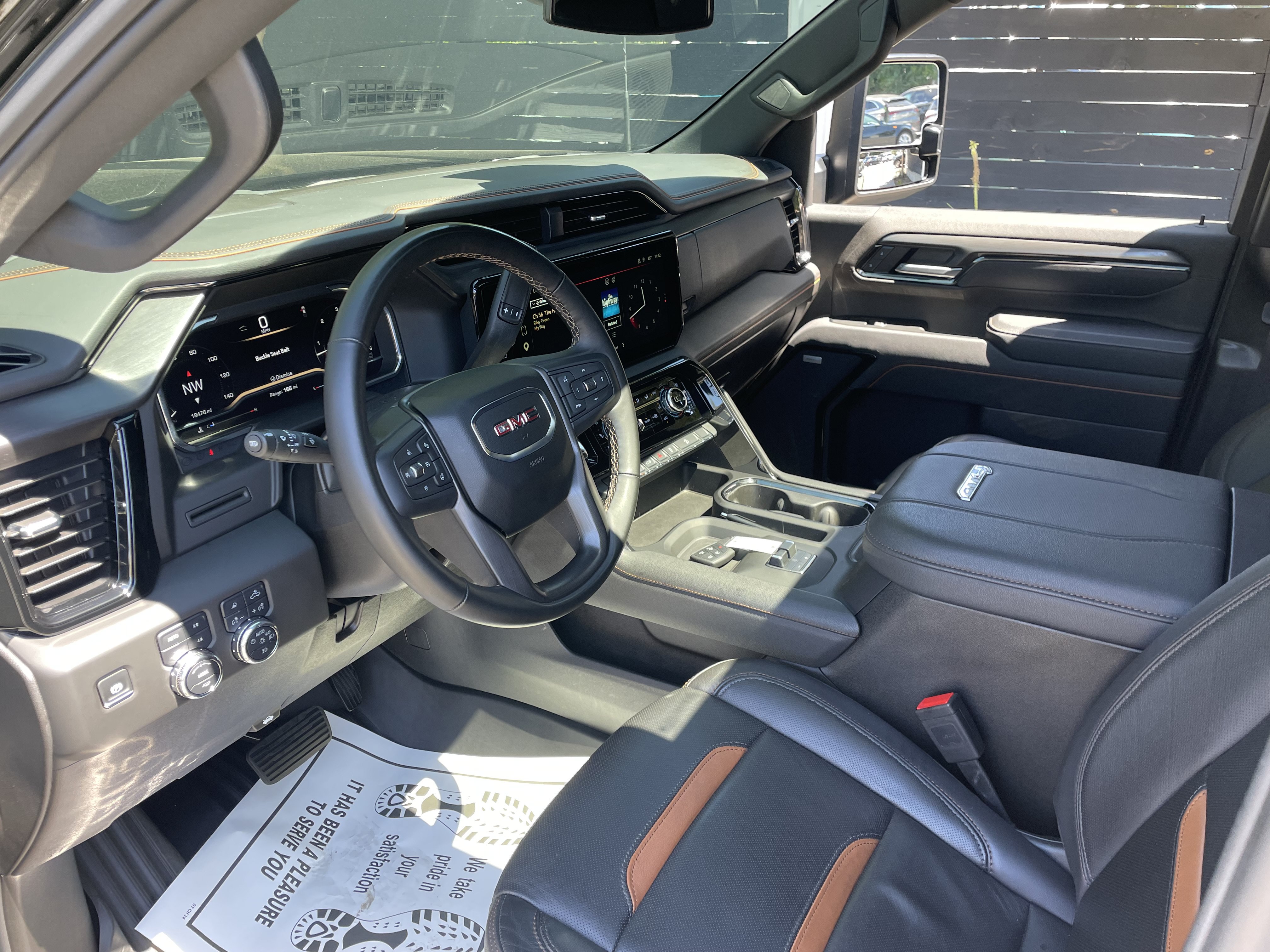 Used 2025 GMC Sierra 2500 AT4 w/ AT4 Preferred Package AWD/4WD image 7