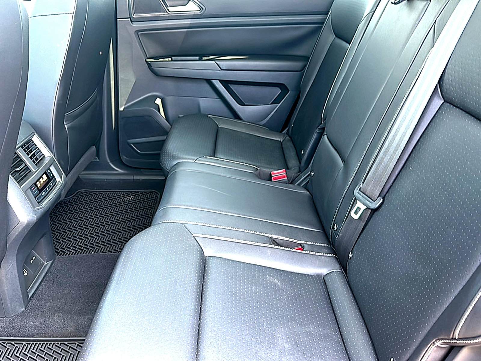 Used 2021 Volkswagen Atlas SE FWD image 19