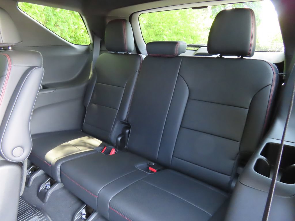 New 2026 Chevrolet Traverse RS w/ LPO, Floor Liner Package AWD/4WD image 28