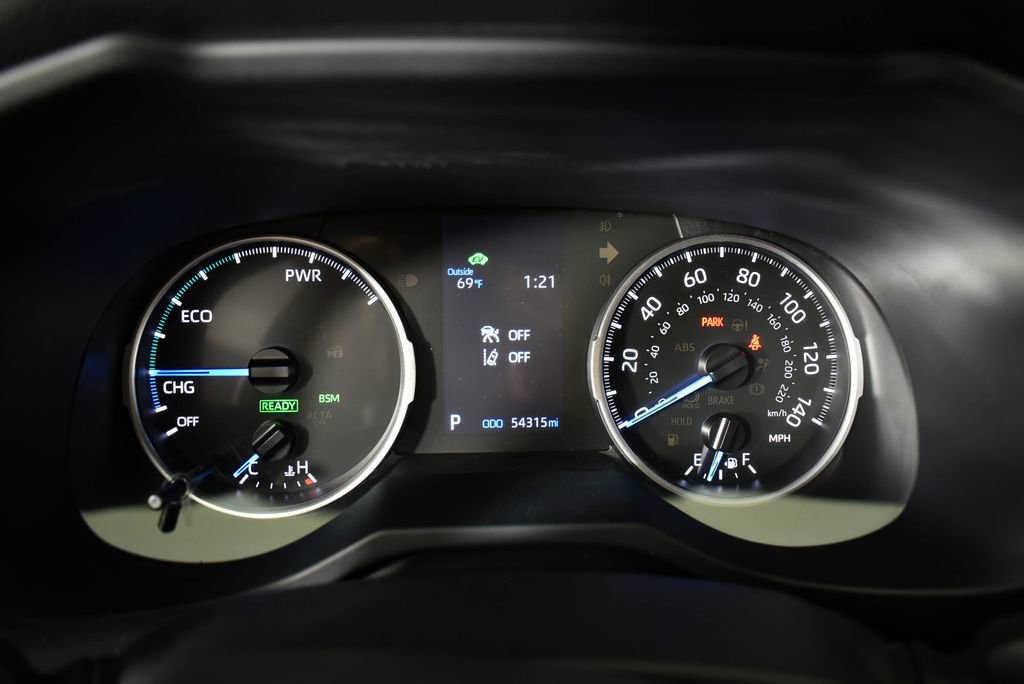 Certified 2022 Toyota RAV4 XLE Premium image 31