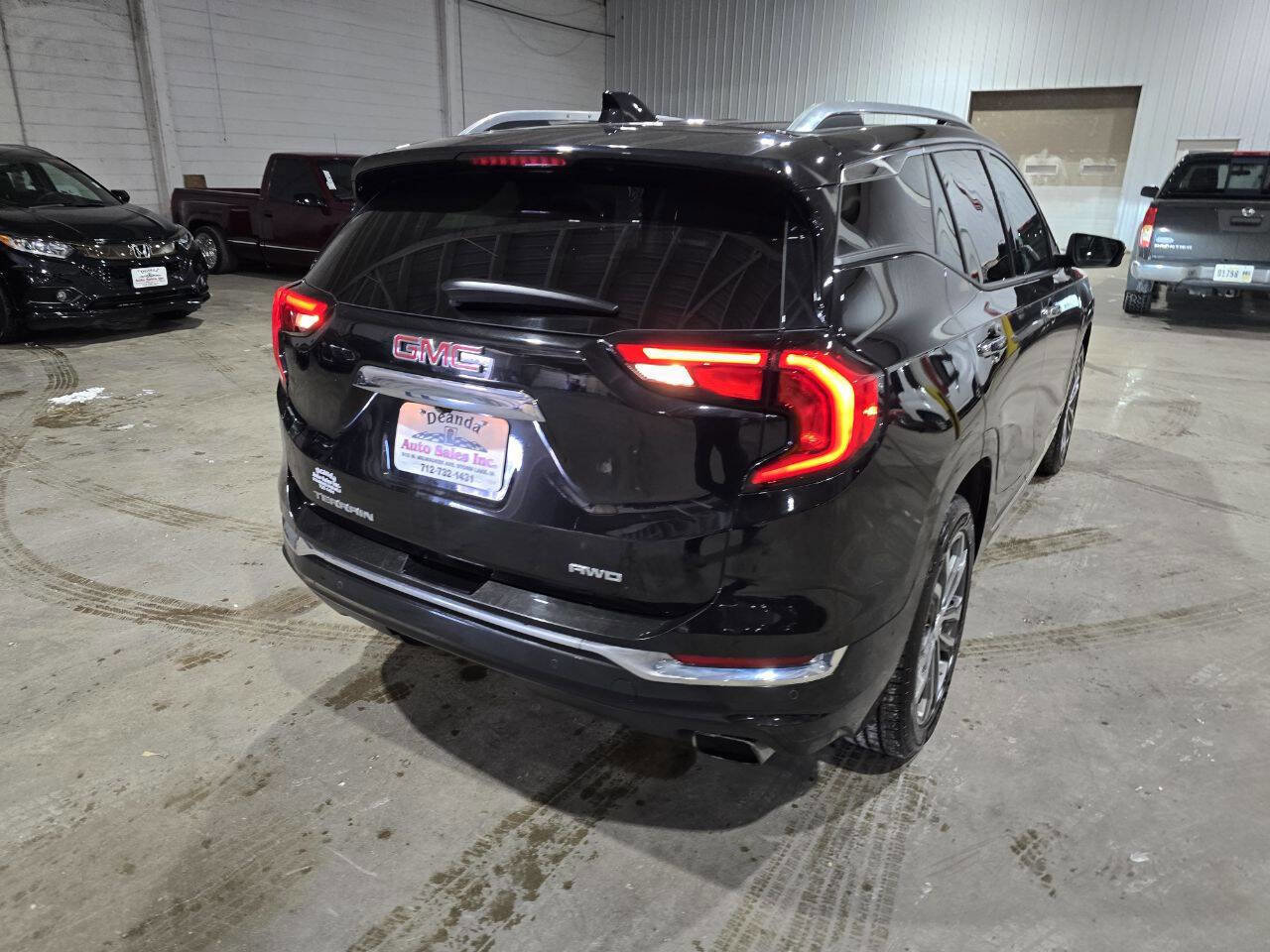 Used 2019 GMC Terrain Denali w/ Advanced Safety Package AWD/4WD image 10