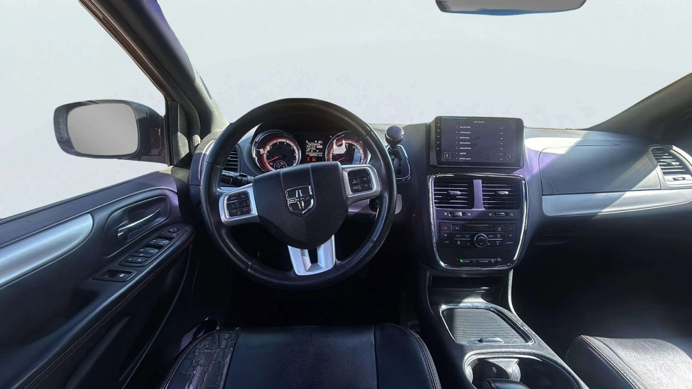 Used 2018 Dodge Grand Caravan GT image 12