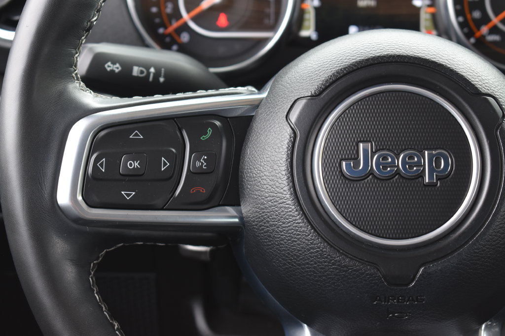 Used 2022 Jeep Wrangler Unlimited Sahara w/ LED Lighting Group AWD/4WD image 14