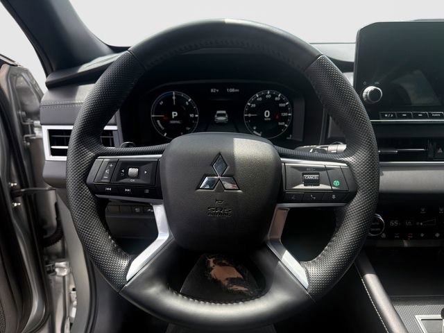 Used 2025 Mitsubishi Outlander SEL Black Edition AWD/4WD image 17