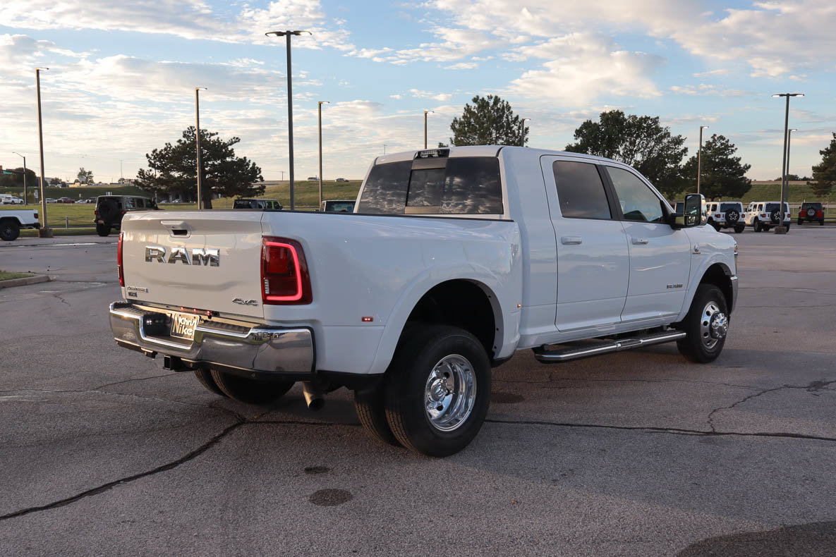 New 2027 RAM 3500 Laramie AWD/4WD image 4