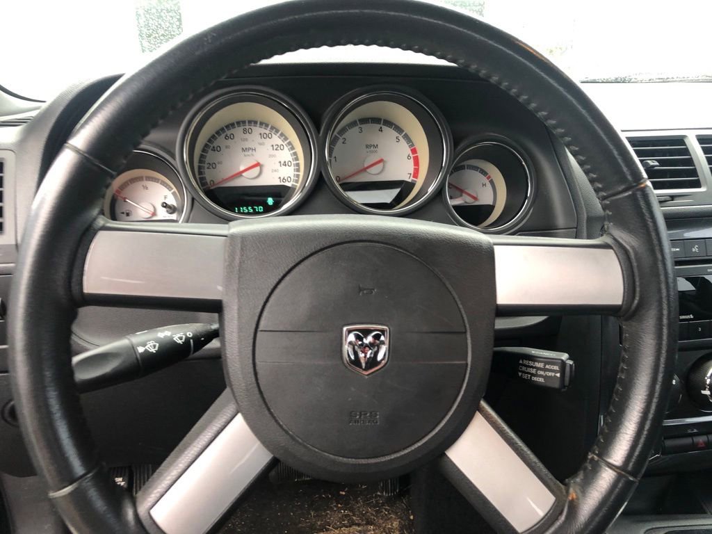 Used 2010 Dodge Challenger R/T image 6