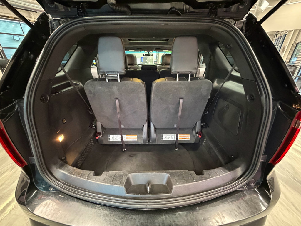 Used 2015 Ford Explorer XLT w/ Equipment Group 202A AWD/4WD image 50