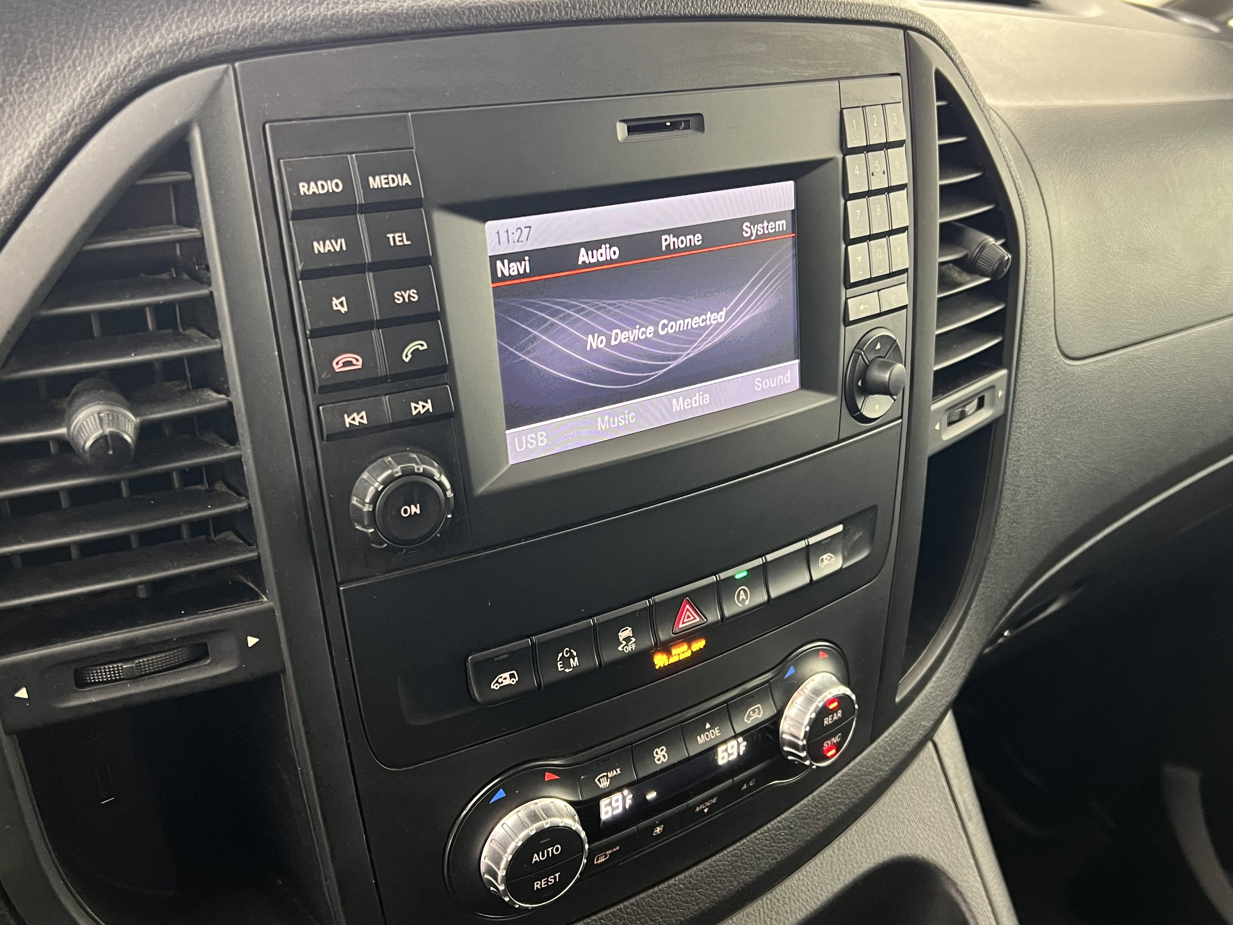 Used 2016 Mercedes-Benz Metris Passenger image 26