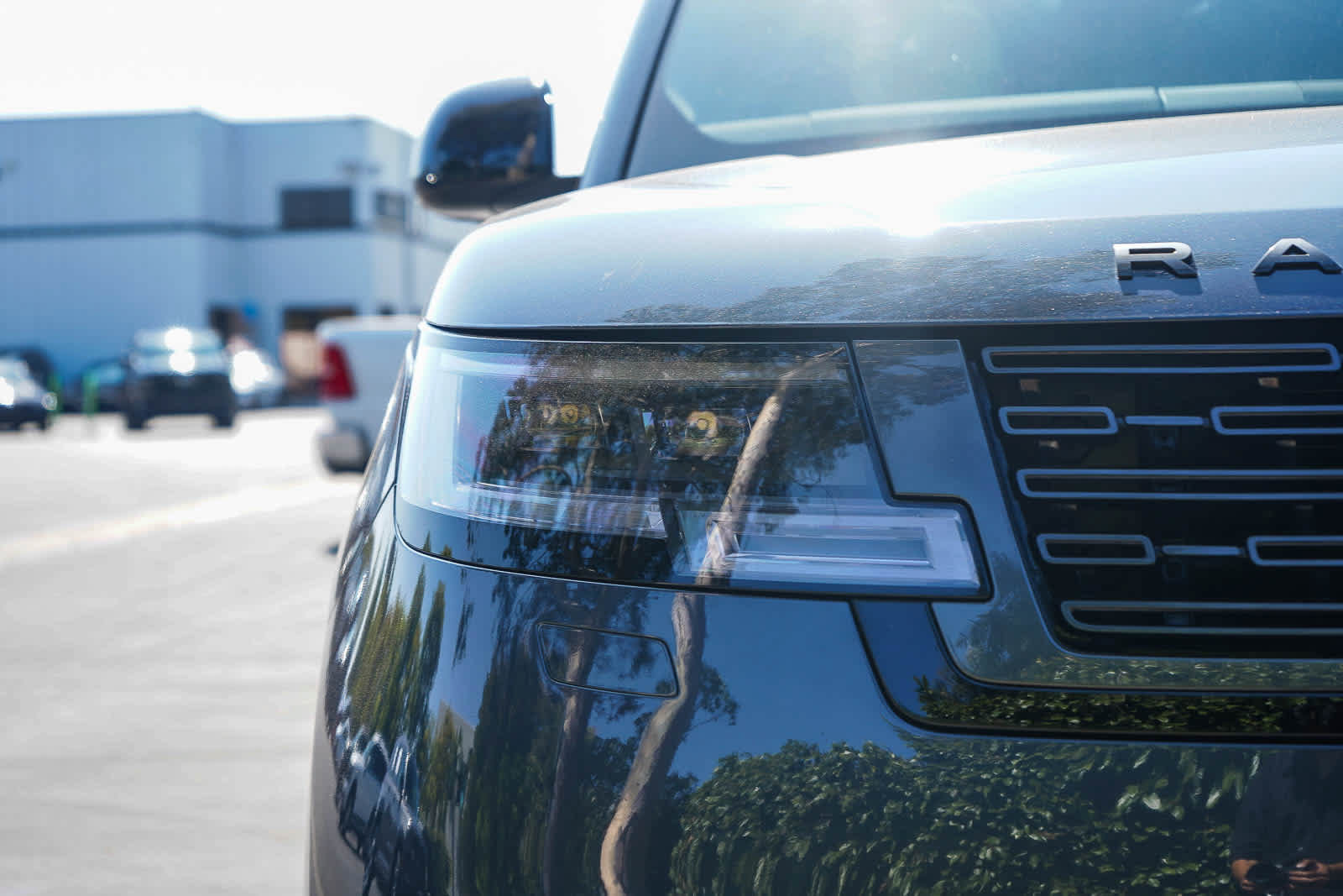 Used 2025 Land Rover Range Rover SE AWD/4WD image 10