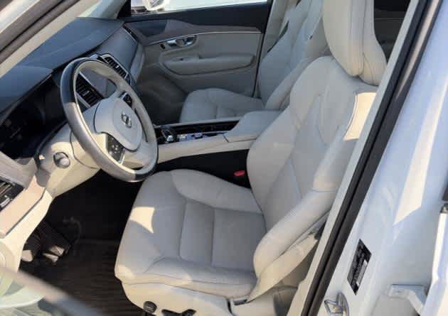 Used 2024 Volvo XC90 T8 Plus w/ Protection Package Premier AWD/4WD image 2