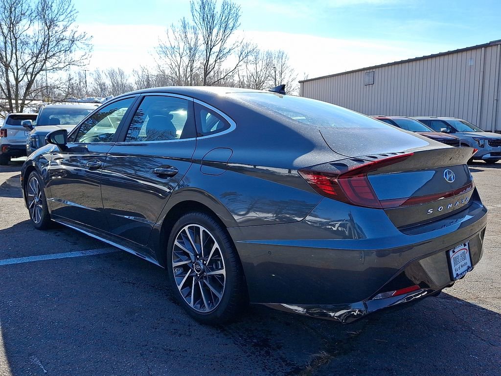 Used 2022 Hyundai Sonata Limited w/ Preferred Accessory Package image 14