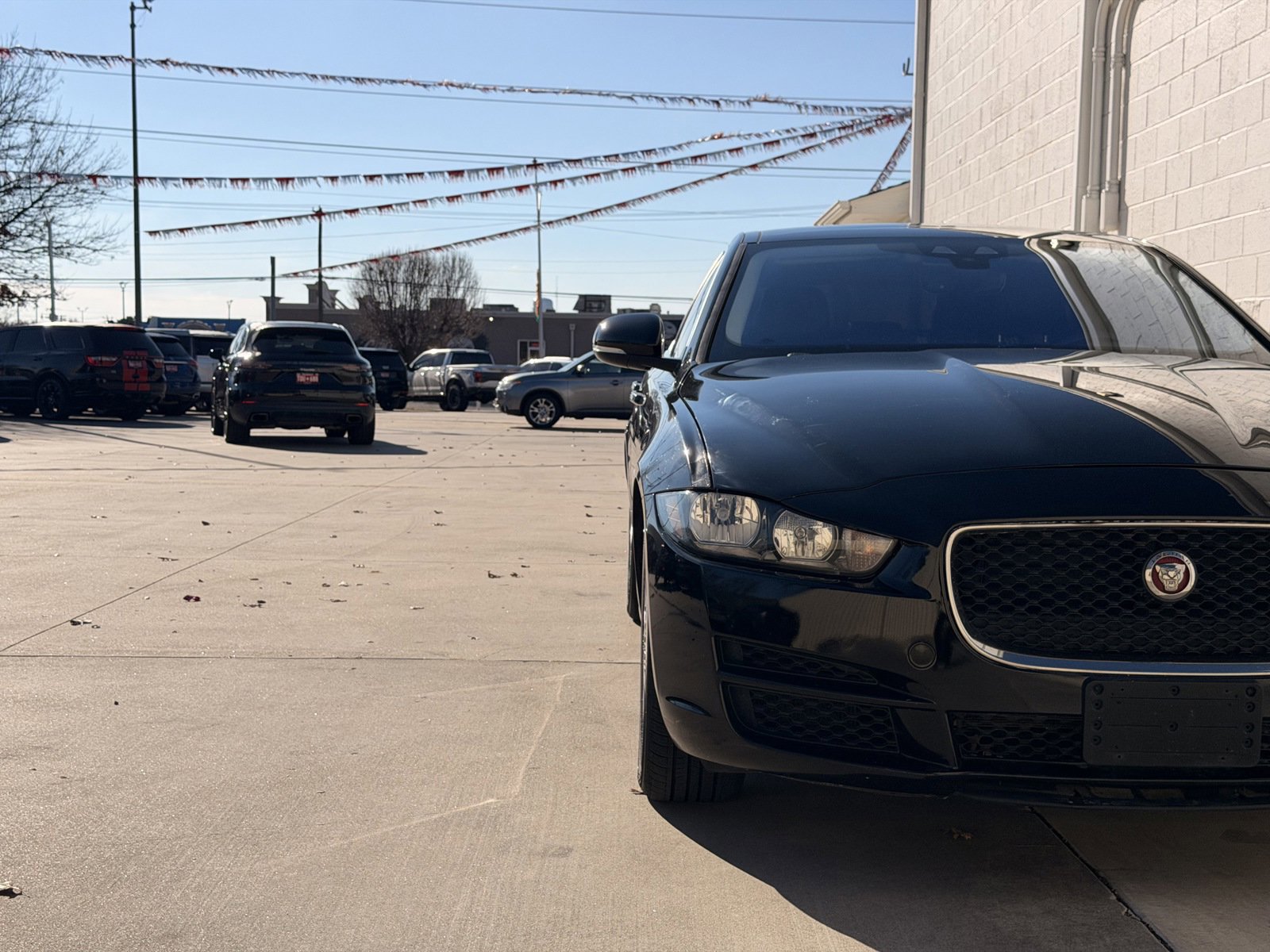 Used 2019 Jaguar XE Premium image 10