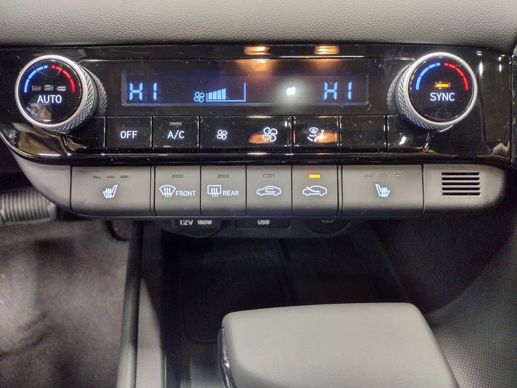 New 2026 Hyundai Elantra Limited image 32