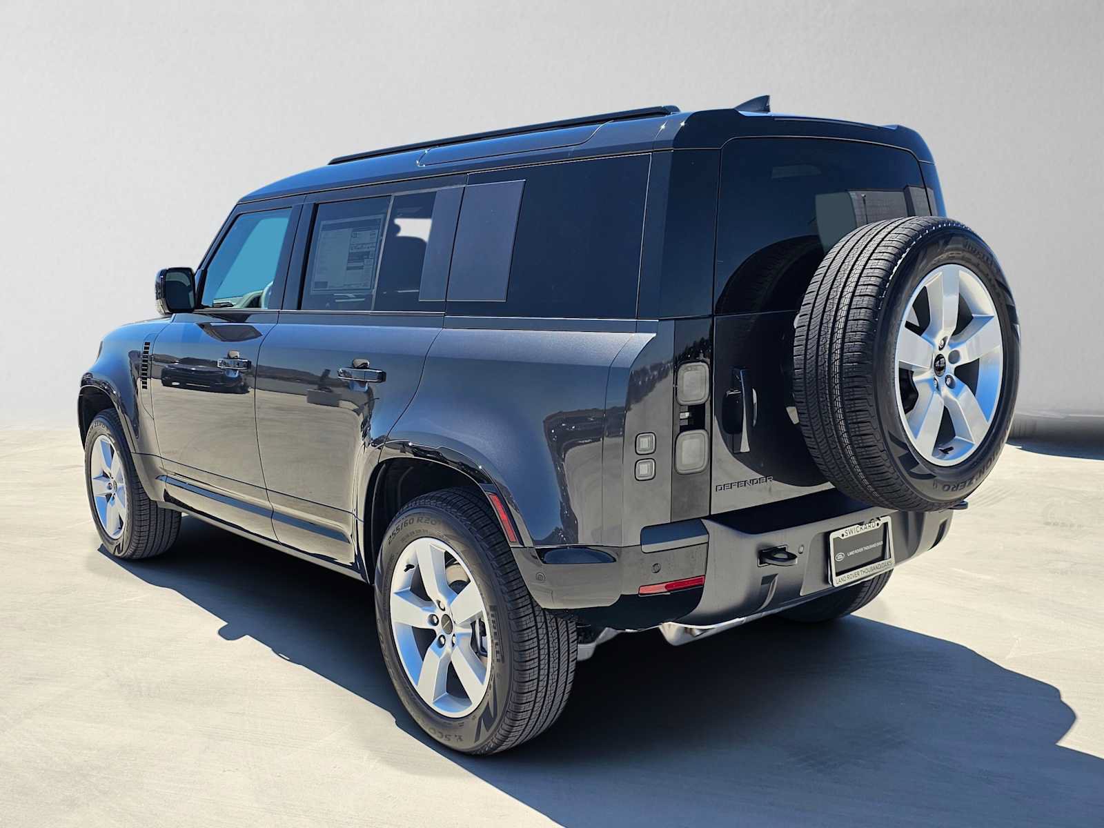 New 2026 Land Rover Defender 110 X-Dynamic SE AWD/4WD image 3